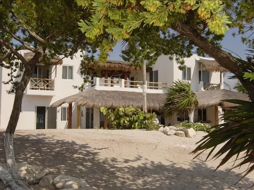 Spacious Beachside Villa with Gourmet Cook, Pool, WiFi – Large Sandy Clean Beach