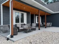 New spacious beautiful Home in enchanting Hill City! - 4성급