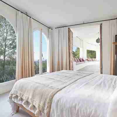 LOOK NO FURTHER! Gorgeous old finca with sea view! Rooms