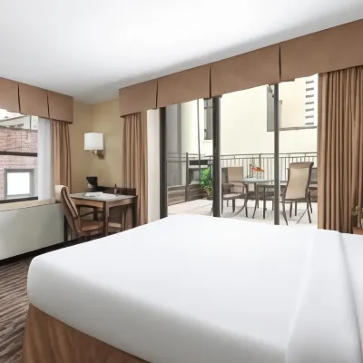 The Hotel at Fifth Avenue Отели рядом с достопримечательностью «Универмаг Macy's»