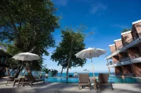 Prasarnsook Villa Beach Resort - Kolam Atas Bumbung