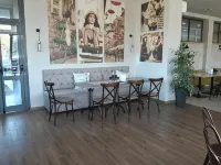 Court Inn - parking