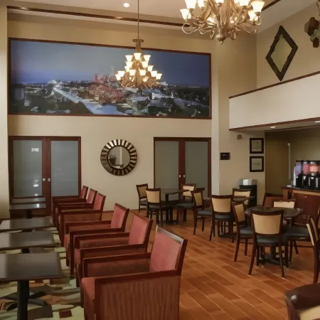 Hampton Inn & Suites Cleveland-Mentor