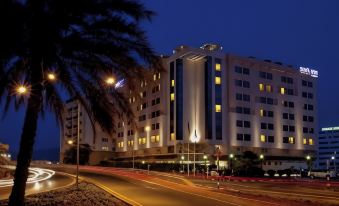 Golden Tulip Muscat