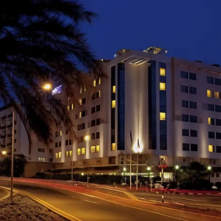 Golden Tulip Muscat