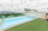 The Greenery Central Suite & Hotel - Pools