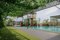 Grand Qin Hotel Banjarbaru Syariah - Pools