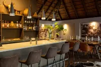 Karongwe - River Safari Lodge - bar