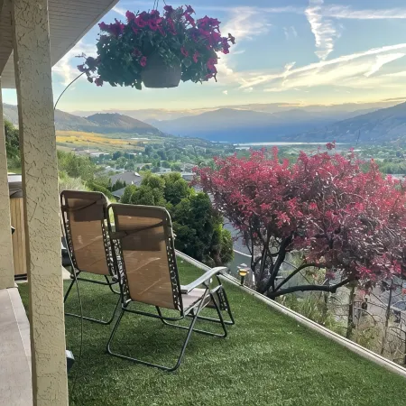 Vernon Valley and Lake View with Private Hot Tub