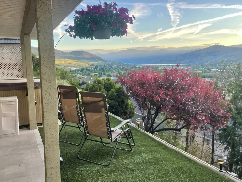Vernon Valley and Lake View with Private Hot Tub