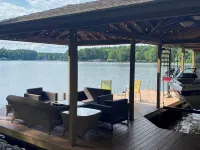 Gorgeous New Waterfront Lake House - 4-Star