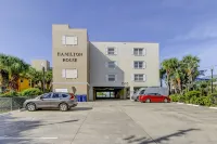From your condo to the beach in seconds!! - Homestays