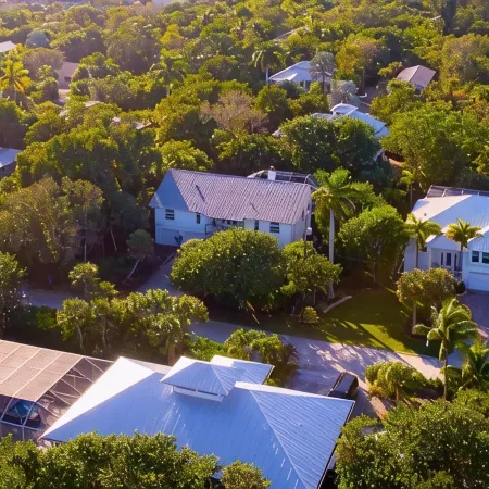 Awesome near beach updated Sanibel home-6 minute walk to the beach-heated pool!