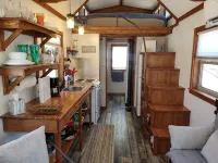 Tiny Cabin-Lakefront Perfect Escape for 1 or 2 Guests; King Size Bed in Loft.