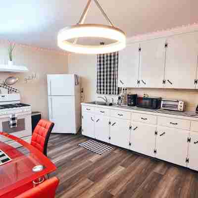 Trendy Downtown Nashua Getaway: Checkers-Themed 1 Bed/1 Bath! Others