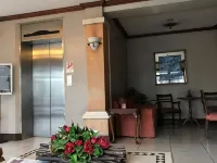 Hotel Veniz Burnham Hotels near Igorot Garden