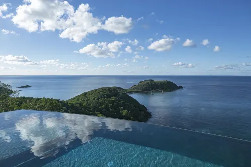 Stunning Views! Infinity Pool.  South Shore Home.