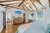 Fall Discount Riverfront Property - Minutes to Beach! - 4-Sterne