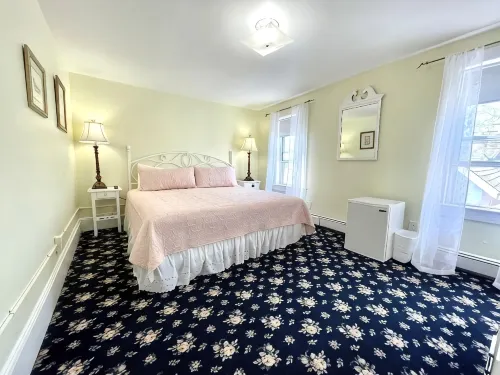 Quaker Inn - 2-Star