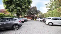 Puri Pangeran Hotel - parking
