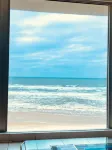 Golden Sands on the Beach - Absolute Beachfront Apartments - Ocean View