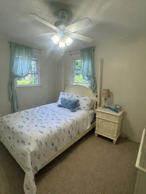 Cozy Bonnet Beach House- quick walk to the beach! - 2-Star