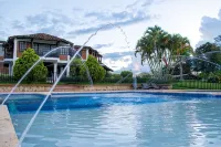 Finca Hotel Casa Nostra, Villa Manuela - ที่มีสระว่ายน้ำ