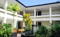 Hotel Agung Biak - 2 звезды