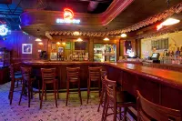Buffalo Airport Hotel - bar