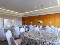 โรงแรมพาเซโอ เพรเมียร์ โรงแรมในลากูนา