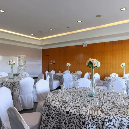 Paseo Premiere Hotel