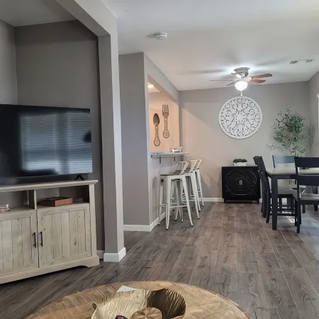 Pet-Friendly Home for 7 with Fire Pit