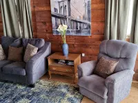 Park Place-Quaint home nestled between parks and lakes - Wi-Fi