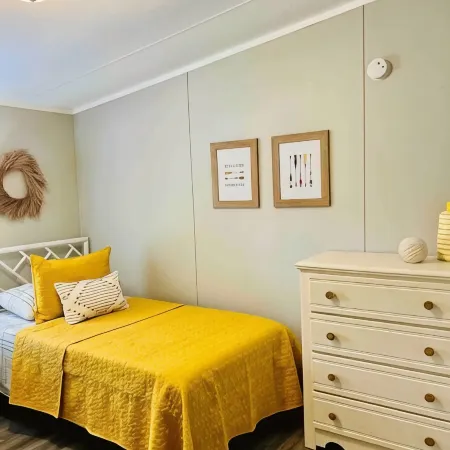 Three Little Birds Canal Cottage Hotels in Berkeley County