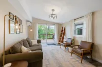 Cozy Cabin/ 2 queen beds/ Loft - 2 beds / Country Side - Central location - Homestays