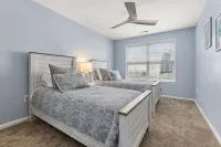 5 BR - 3 BA <2 Primary BR> SLEEPS 10 - 3 Pools - Linens & Bath Towels Provided
