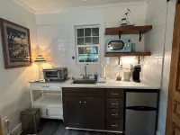 Updated Guest House  in Beaufort Historic District--Walkable to Front Street! - Homestays