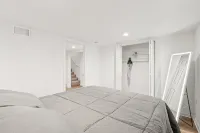 Basement Unit 1-bedroom with AC and WiFi in beautiful Washington - Homestays