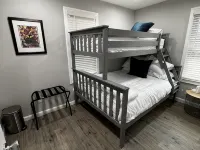 Peaceful Riverfront Cottage with Private Hot tub Hotel a Ulster