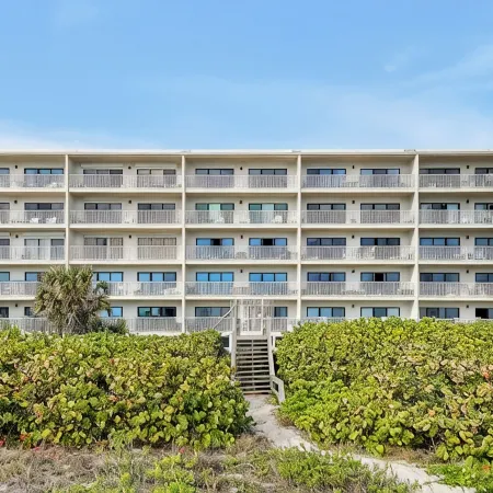 Family Beachfront Condo - Cocoa Beach Boardwalk - Pool