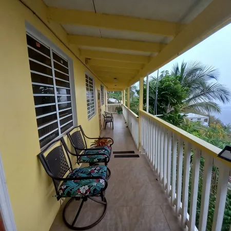 Heavenly Cove Suite - It's your home away from home Отели в г. Нортсайд