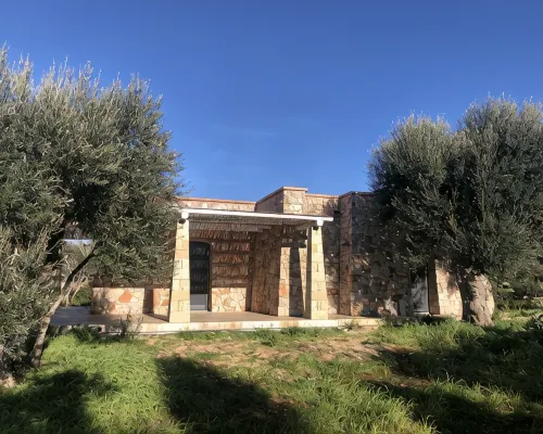SAN GREGORIO VILLA WITH SECULAR OLIVE GROVE, GARDEN AND PORCH 파투 호텔