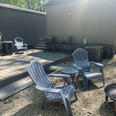 Kentucky Lake - Jonathan Creek 2-bedroom Cabin, WiFi, shared dock & Bald Eagles!