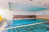 Hotel Appartement Landhaus Stutzi - Hotel Strandperle - Pools