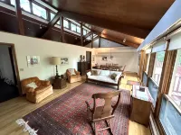 Nestled in a Quiet Neighborhood, Yet Minutes to Tech - 4-Star