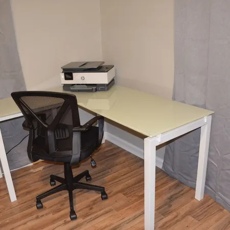 Suite Staycation: 2-story, 4BR/2BA, 2047sq ft home near hospitals & Ft. Novosel