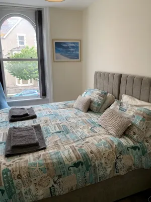 First floor, recently renovated central Llandudno apartment - Apartment