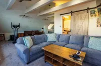 Beachside Condo Boston, Airport,Train - Homestays