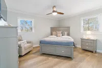 "Cumberland Shoreline Retreat" Waterfront Access, Fun, Hot Tub, Marinas - 4-Star