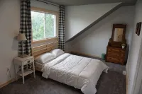 Backyard Trails and Lake Hayward with Canoe! - Chalets